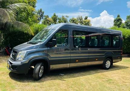 12 Seater Urbania Traveller