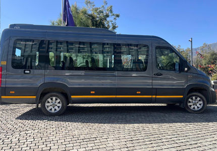 17 Seater Urbania Traveller